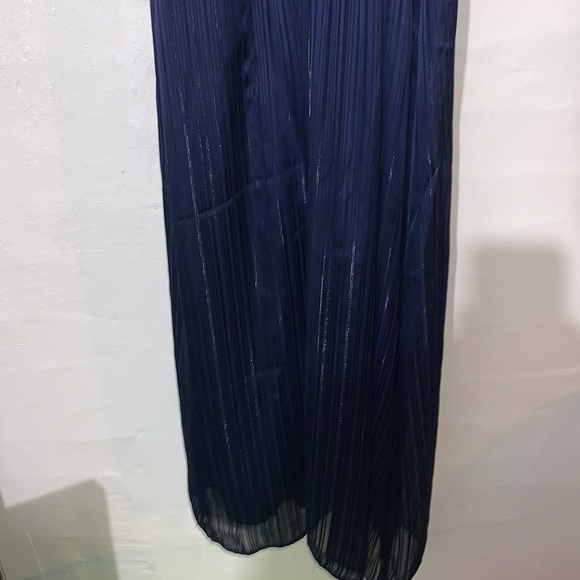 VICI Striking Cold Shoulder Maxi Dress - Picture 8 of 10